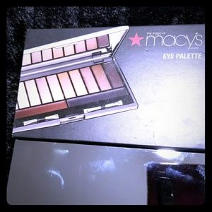 Macys eyeshadow pallet nwot
